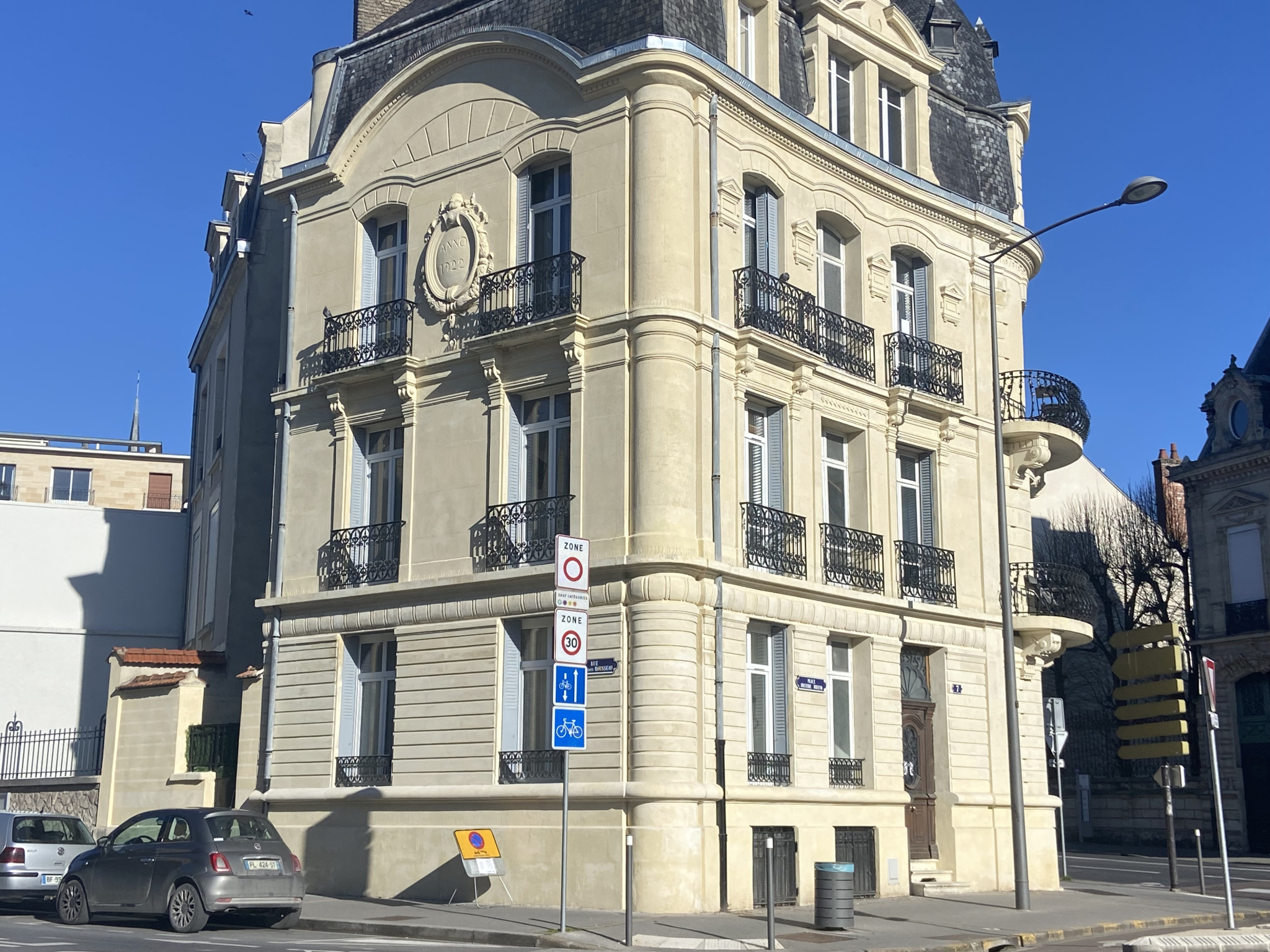 PLACE ARISTIDE BRIAND
