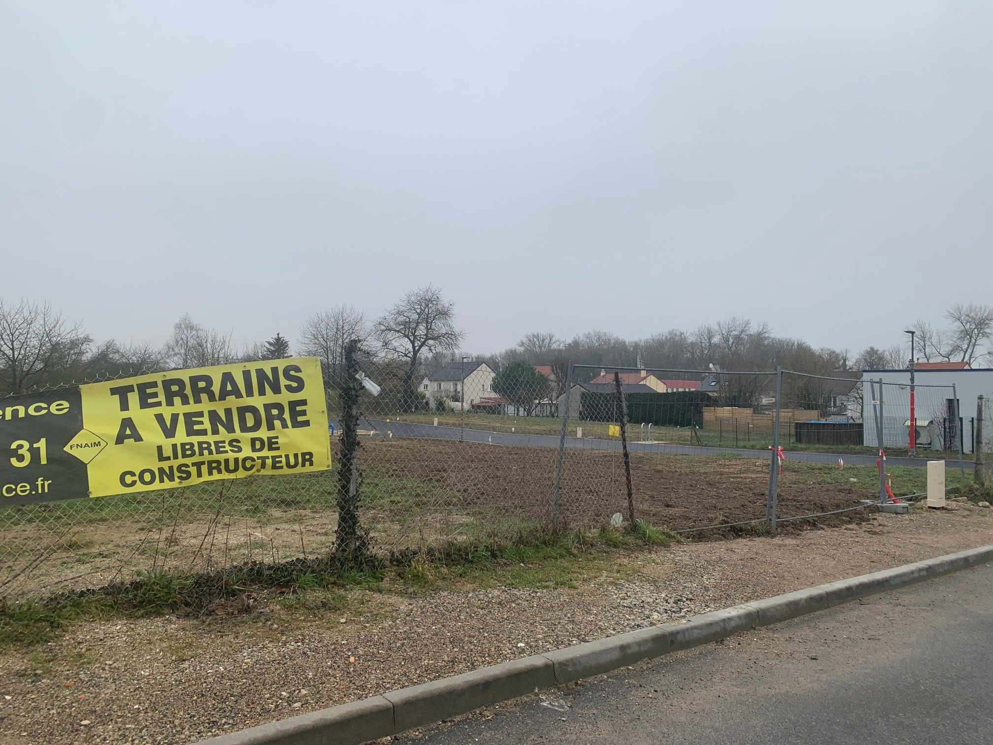 LOTISSEMENT TERRAIN A BATIR VIABILISE LOT 4 DE 478 m2 51220 LOIVRE
