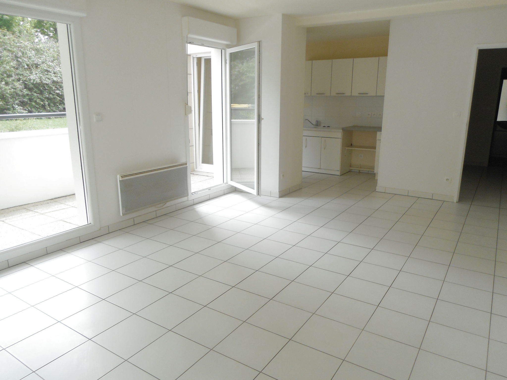 CLAIRMARAIS PROCHE GARE CENTRE - APPARTEMENT T2 53m2 + TERRASSE 22m2 + PARKING COUVERT