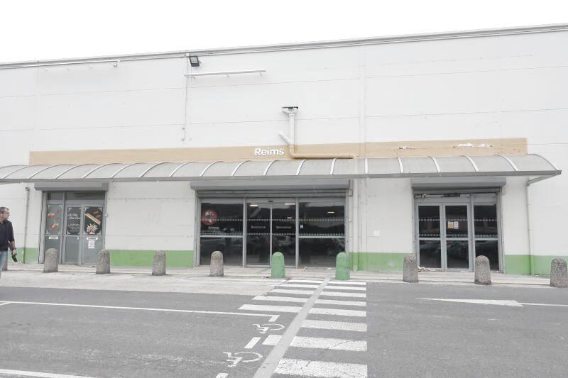 ZAC LA NEUVILLETTE  RARE - CELLULE COMMERCIALE 1490 m2 + 100 PARKINGS