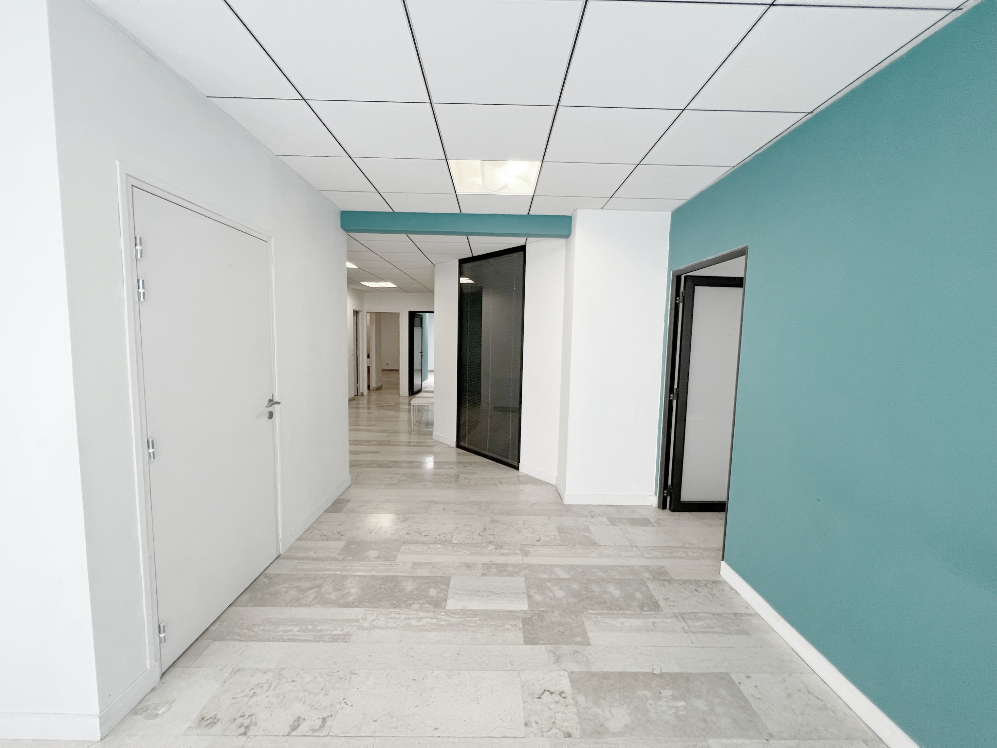 REIMS SECTEUR MAIRIE / LUNDY - OPPORTUNITE BUREAUX 150m2 + PARKING + CAVE