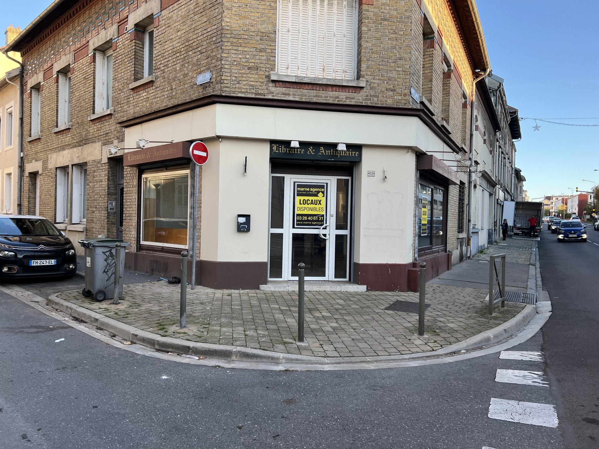 LOCAL COMMERCIAL RUE CAMILLE LENOIR